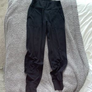lulu align jogger size 6